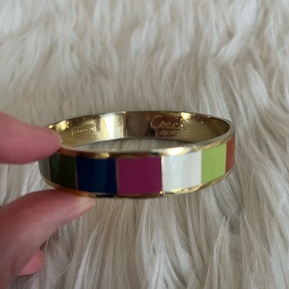 Coach Gold Bracelet Elegant Jewelry - Picture 3 of 9